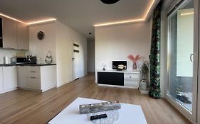 Uroczy Apartamet z Ogródkiem i widokiem na naturę,